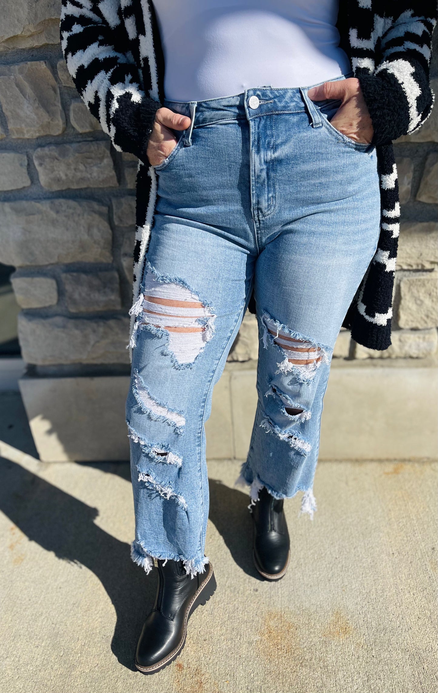 Corrie Distressed Crop Jeans