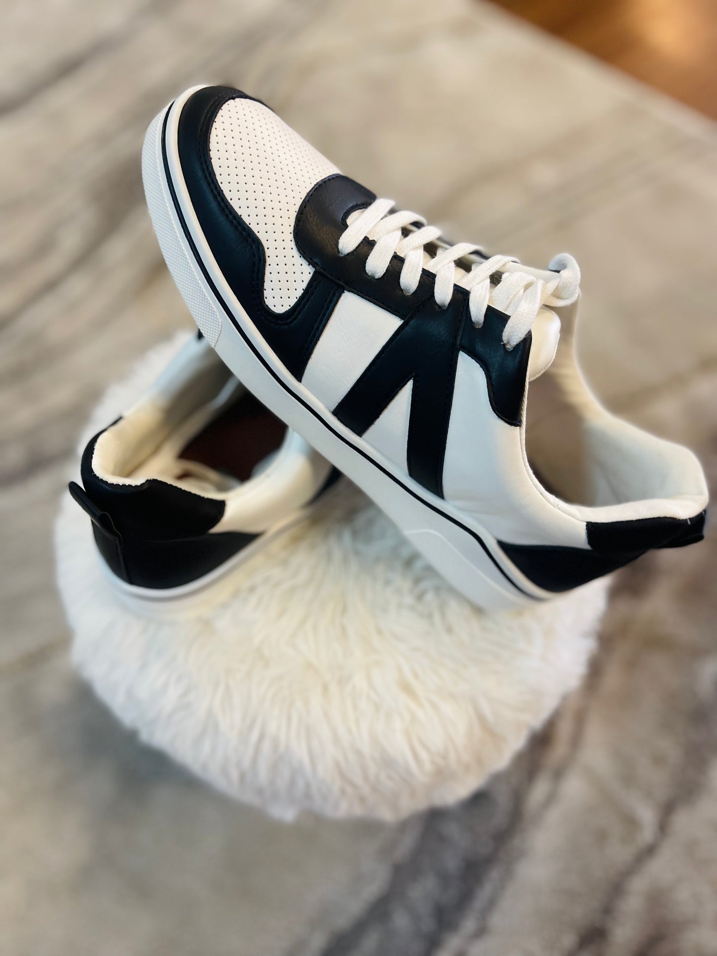 DEY Sneakers