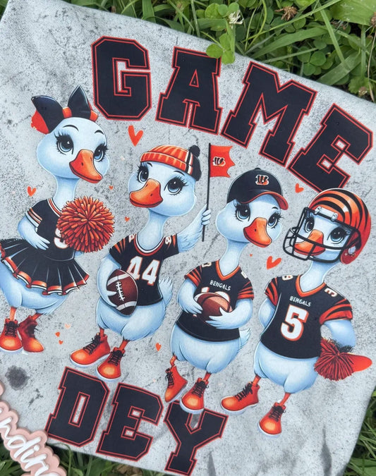 Goose Game Dey Tee